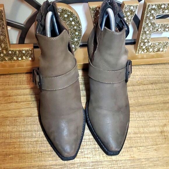 Steve Madden Women's Western Wolfe Boho Cut-Out Leather Taupe Ankle Booties 6.5 - Picture 3 of 9